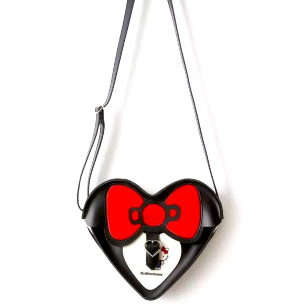 Dr. Martens x Hello Kitty collection-HELLO KITTY PRINTED HEART PURSE